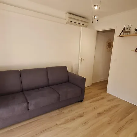 Climatise, Balcon, Parking, Centre-ville, 50m Plage, - Fr-1-780-31 *