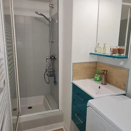 Apartment Climatise, Balcon, Parking, Centre-ville, 50m Plage, - Fr-1-780-31 *