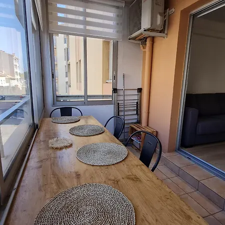 Climatise, Balcon, Parking, Centre-ville, 50m Plage, - Fr-1-780-31 *